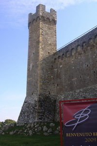 Montalcino%20-%20castle%20and%20sign%20%20.jpg